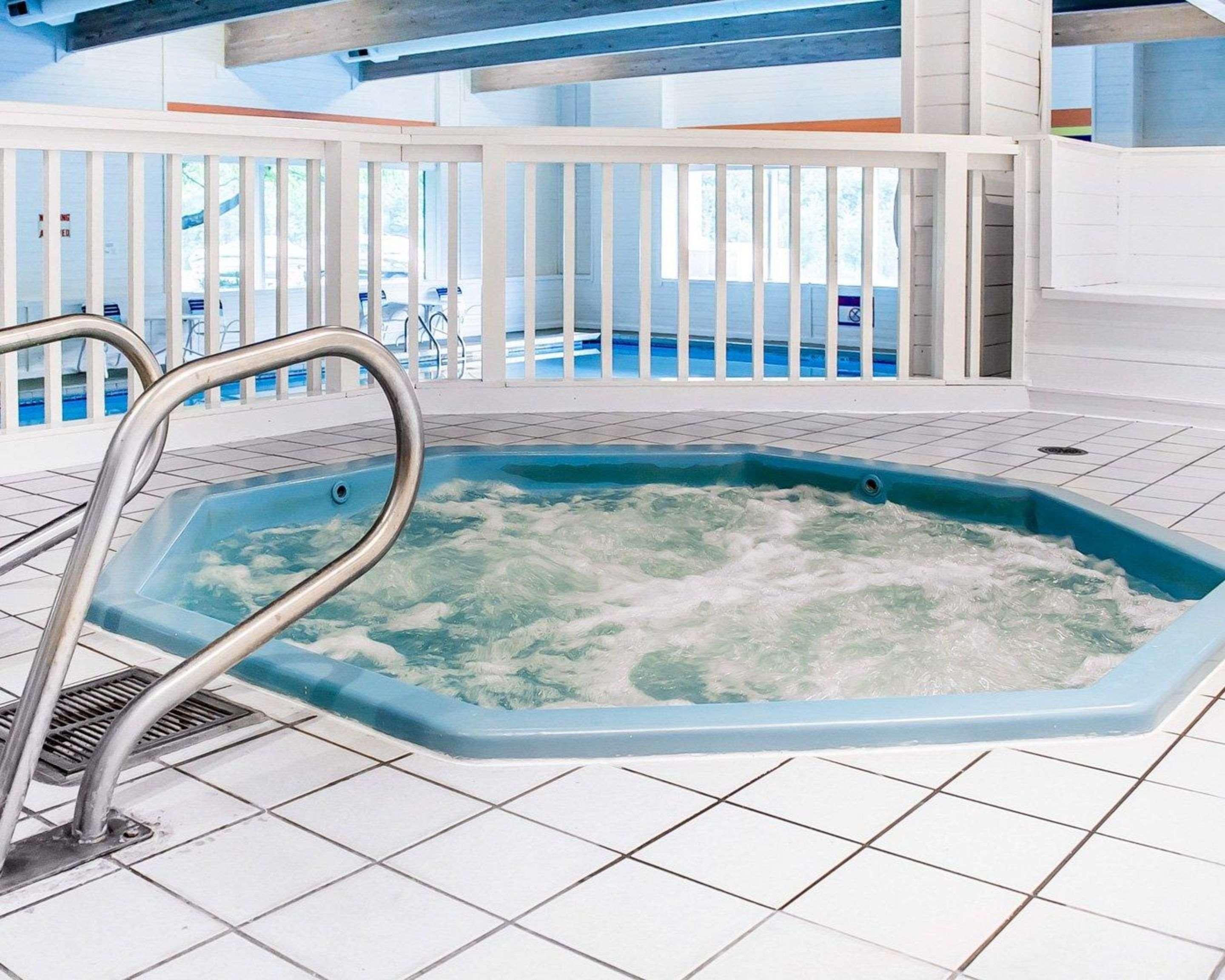 Quality Inn Rhinelander Экстерьер фото